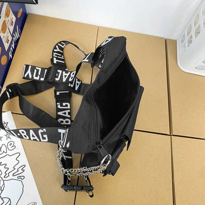 Groove Guard Brusttasche mit geöffnetem Hauptfach, Detail