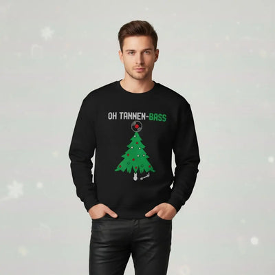 Schwarzer Oh Tannen-Bass Sweater am männlichen Model, Vorderansicht