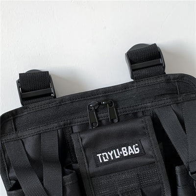 Schwarze Rave Ready Brusttasche, Detail oberes Reißverschlussfach