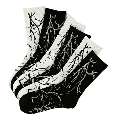 Electric Vibe Socken mit Blitzmuster in Schwarz und Weiß, mehrere Paare im Fächer