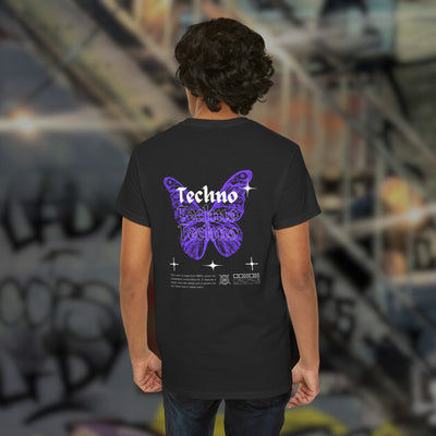 Schwarzes Techno Butterfly T-Shirt am Model mit Locken, Rückansicht