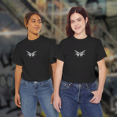 Zwei weibliche Models in schwarzen Tribal Techno Vibes T-Shirts, Vorderansicht