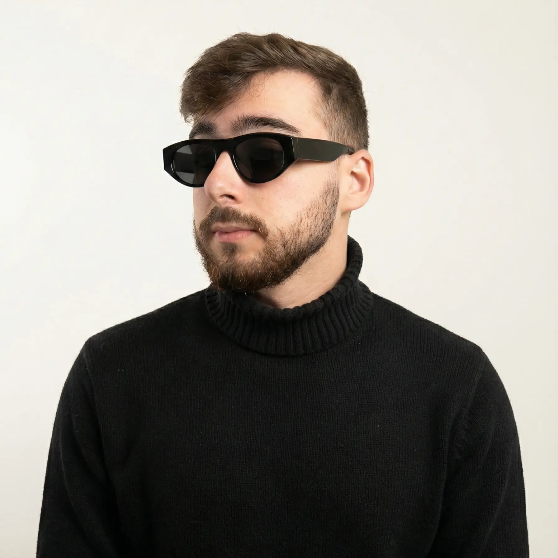 Shadow Curve Shades – Schwarze Sleek Techno Brille