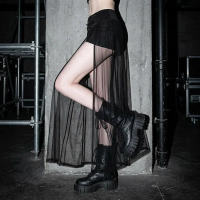 Dusk Mesh Rock, Seitenansicht mit angewinkeltem Bein am Model