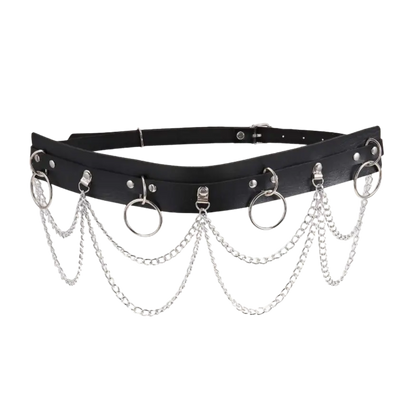Schwarzer Techno Chain Belt mit Ringen und Kettenlagen, freigestellt