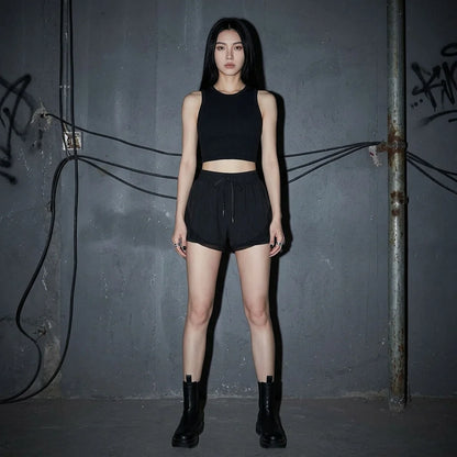 RaveFlex Shorts schwarz, Model frontal, Clubszene, Techno Fashion