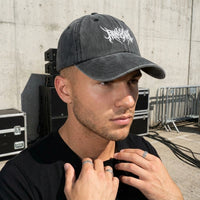 Graue Techno Chaos Cap, Seitenansicht am Model